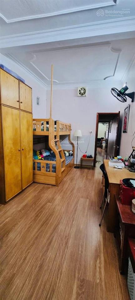 Có 102 ngõ ô tô phố hoàng cầu, mặt tiền đẹp, ngõ thông kinh doanh tốt, full nội thất, sổ đỏ cc.