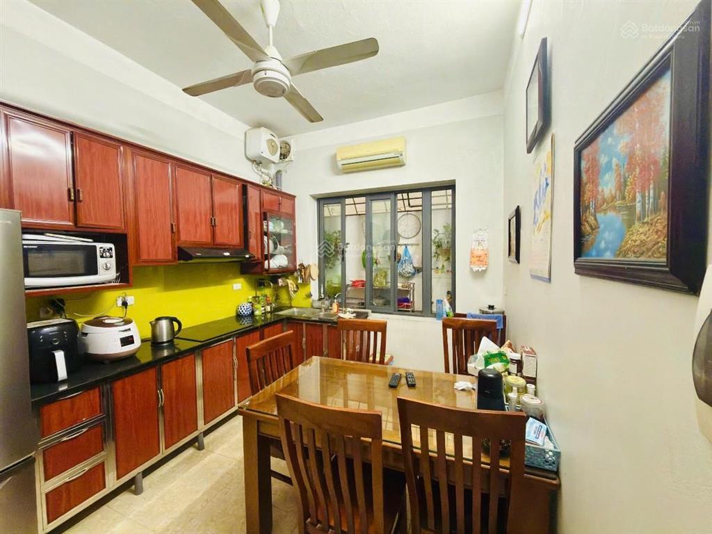 Có 102 ngõ ô tô phố hoàng cầu, mặt tiền đẹp, ngõ thông kinh doanh tốt, full nội thất, sổ đỏ cc.