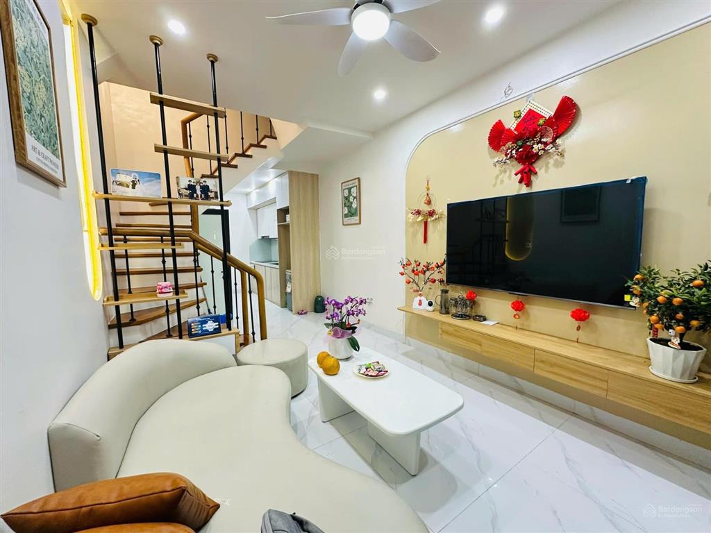 Chính chủ cho thuê nhà thanh xuân, ngõ 3 gác, 36m2, 5pn, ở gia đình & văn phòng đều hợp  15tr