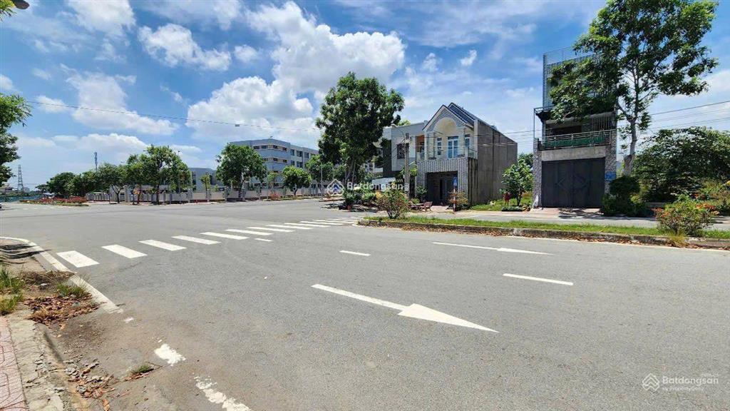 Chủ gửi bán gấp lô đất đẹp kdc châu thới đường d6 32m lớn nhất khu  sổ riêng