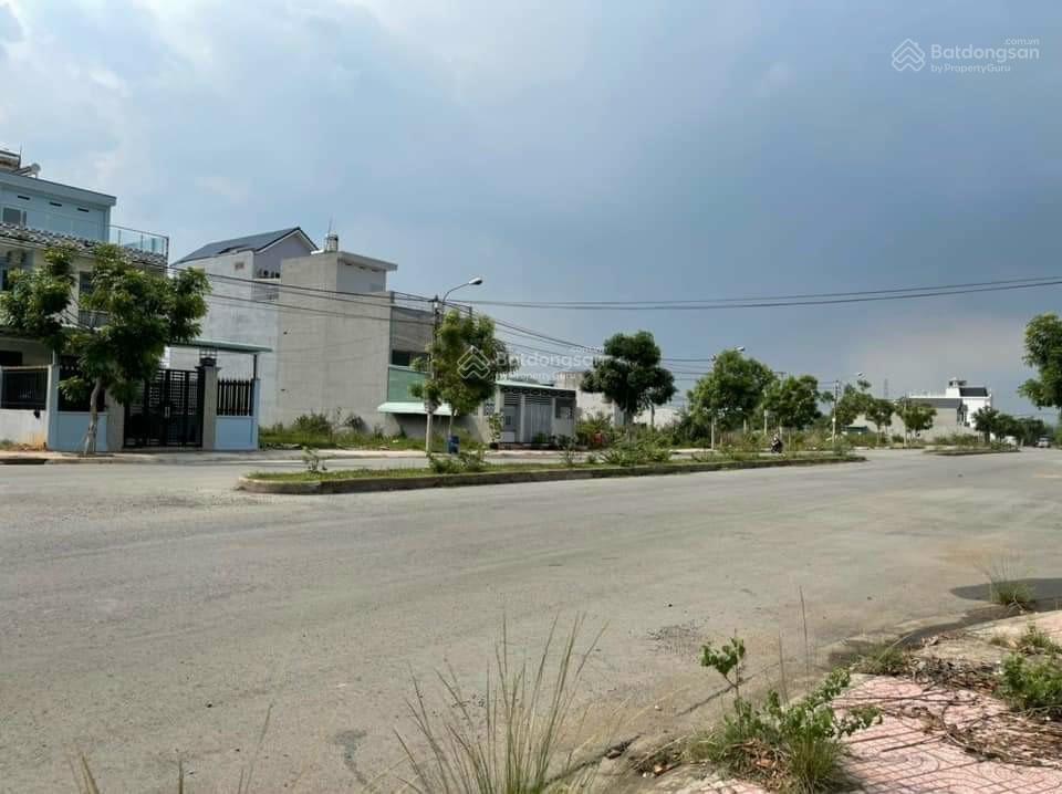 Chủ gửi bán gấp lô đất đẹp kdc châu thới đường d6 32m lớn nhất khu  sổ riêng