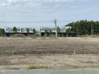 Chính chủ bán nhanh 3 lô đất ngay kcn becamex 300m2 giá chỉ 570 triệu, sổ sẵn sang tên ngay