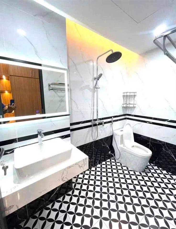Cho thuê nhà riêng 6 tầng thang máy chính chủ số 6 ngõ 54 vũ trọng phụng