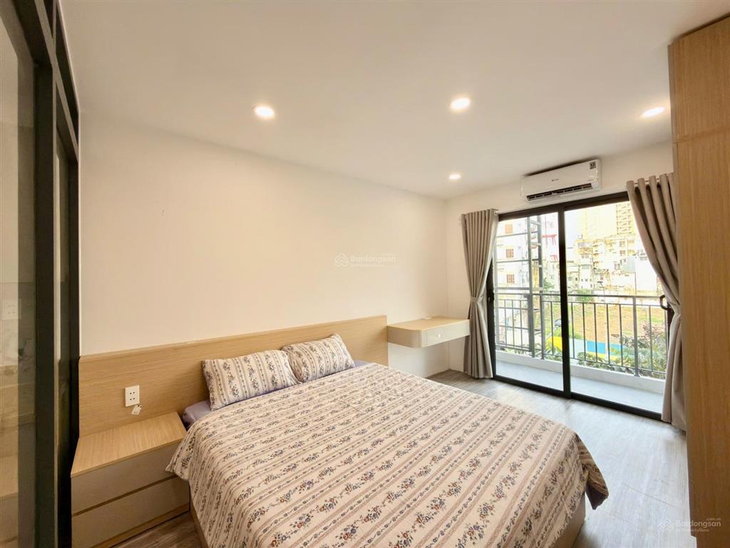 Cho thuê căn hộ 1pn  mới 100%  mặt tiền nguyễn văn cừ quận 5, di chuyển nhanh qua quận 1, quận 3