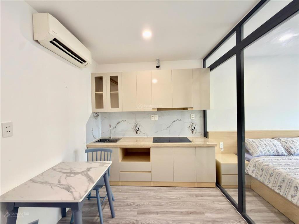 Cho thuê căn hộ 1pn  mới 100%  mặt tiền nguyễn văn cừ quận 5, di chuyển nhanh qua quận 1, quận 3