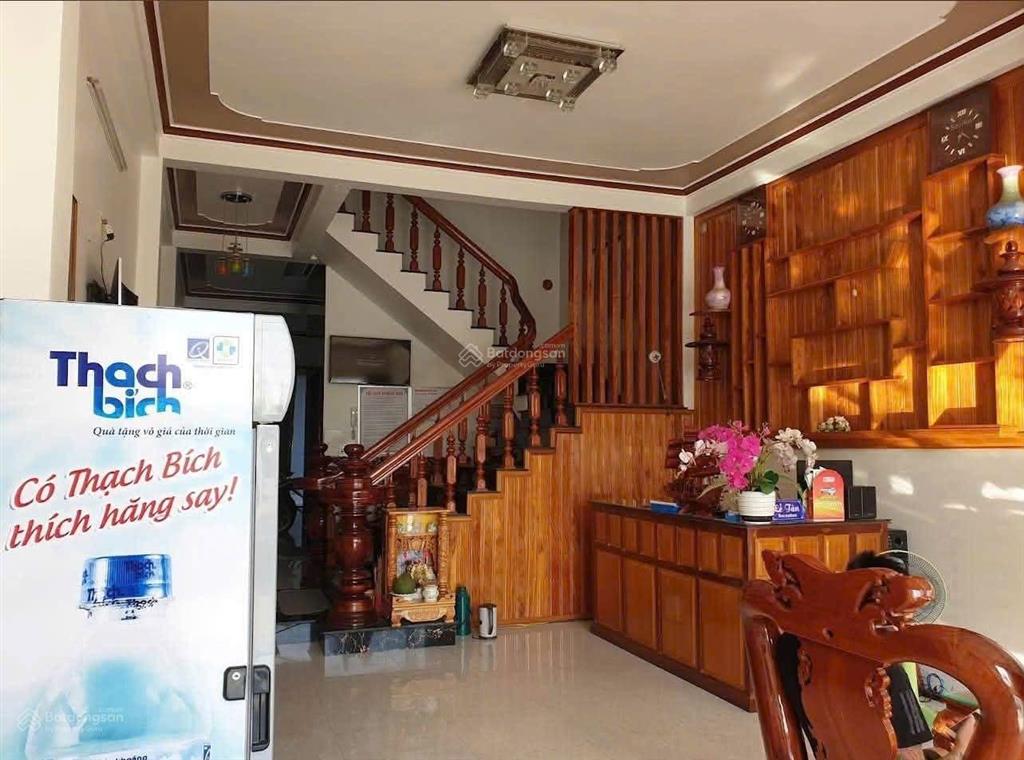 Bán khách sạn rất đẹp tuyệt vời ngay cạnh biển tuy hòa