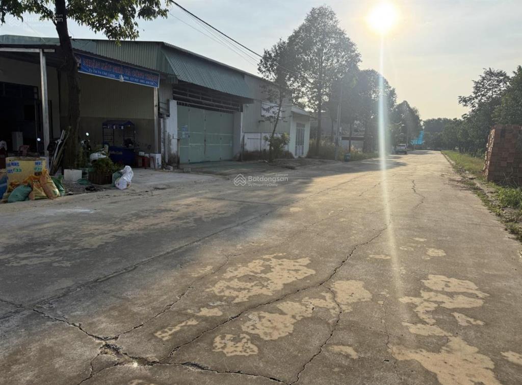 Chủ kẹt tiền bán gấp giá siêu rẻ siêu hot 150m2 giá chỉ 490tr ngay chợ mỹ phước, mt ql 13, sổ sẵn.