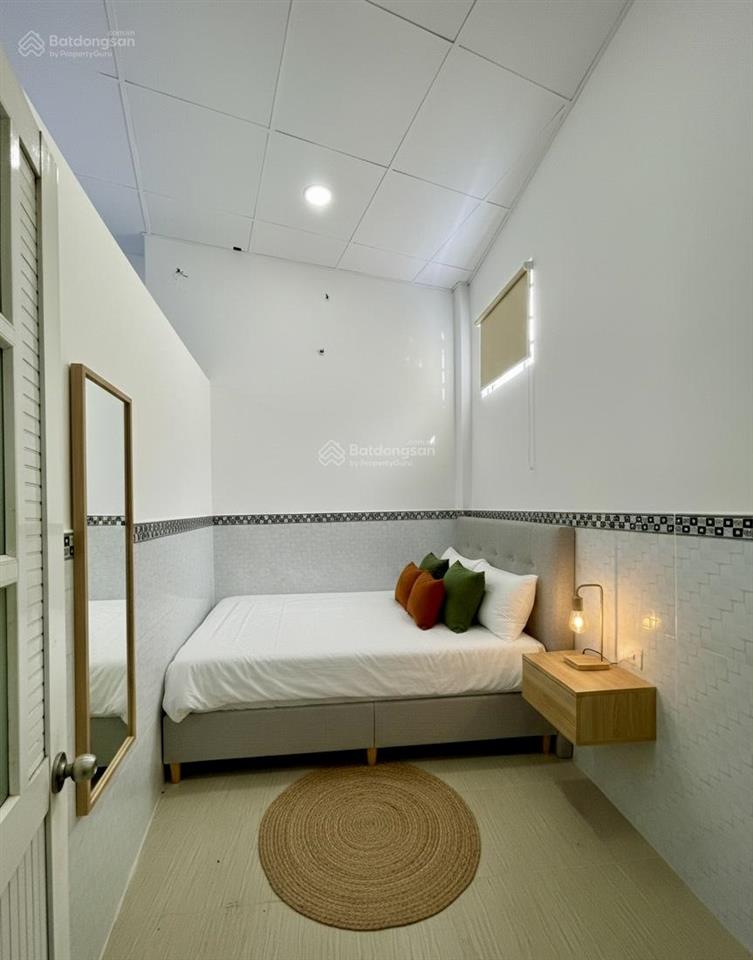 Nhà đẹp đón tết  kế kdc himlam  33m2, 2 tầng  chỉ 3.7 tỷ tl  có sân để xe, 50m2 ra mt đường.