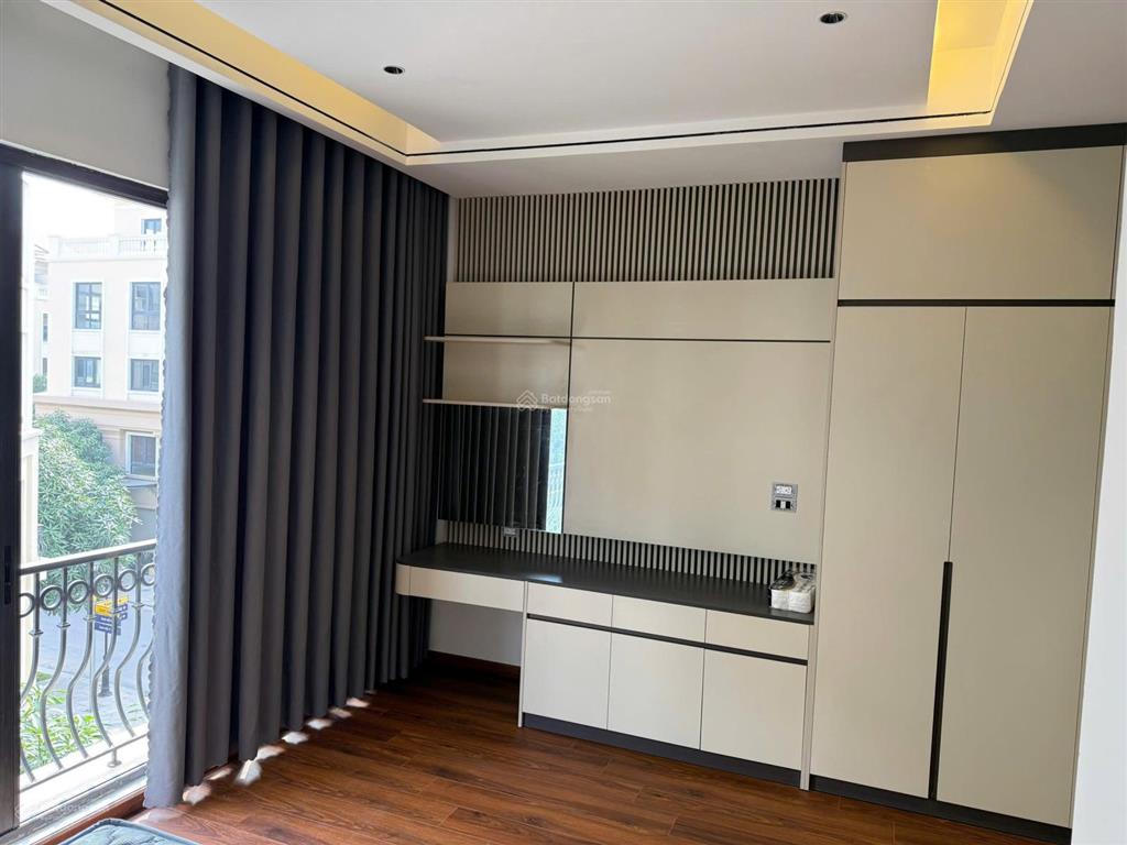 Cho thuê căn liền kề sao biển 6 vinhome ocp2