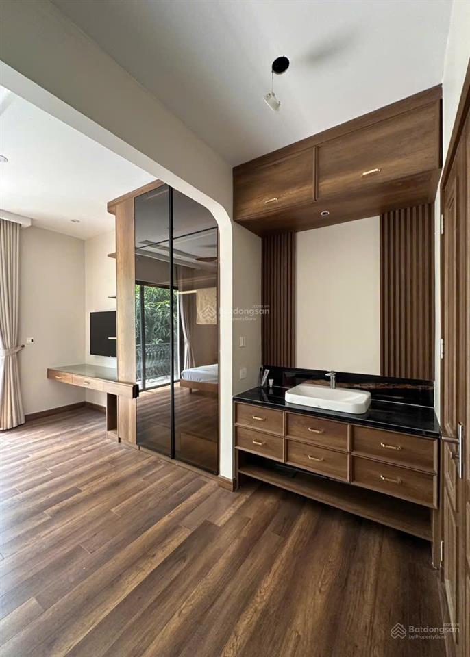 Cho thuê căn liền kề phân khu san hô