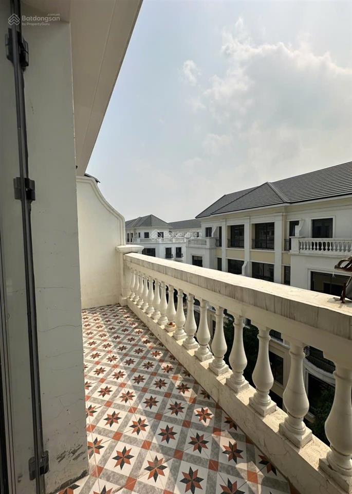 Cho thuê căn liền kề phân khu san hô
