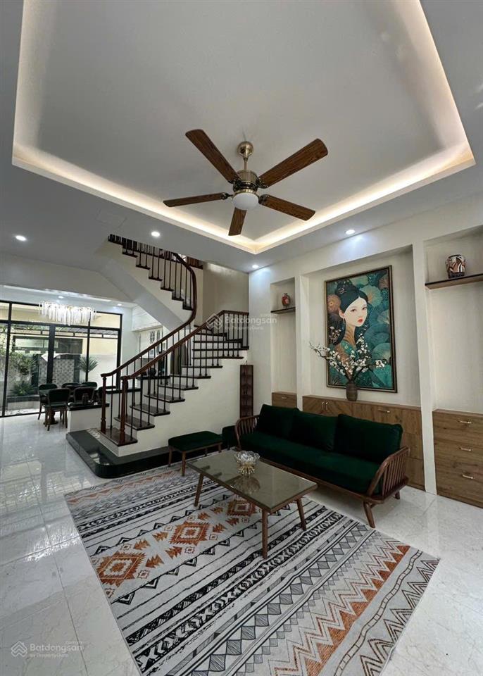 Cho thuê căn liền kề phân khu san hô
