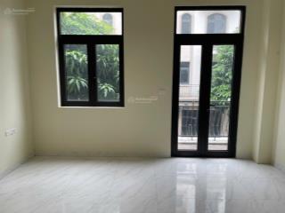 Cho thuê căn liền kề phân khu sao biển vin 2