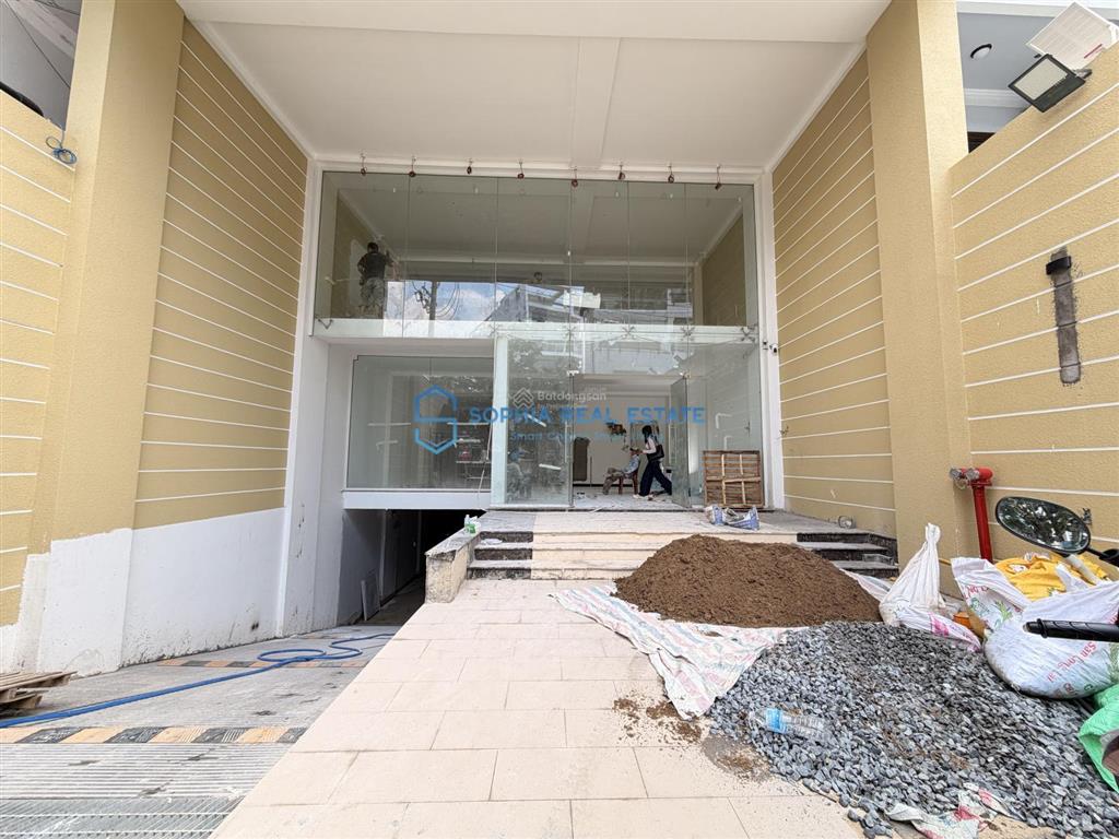 Cho thuê tòa nhà trần não q2, hơn 1500m2 dtsd, kết cấu hầm 7 tầng, đầy đủ pccc tòa nhà xây mới 100%