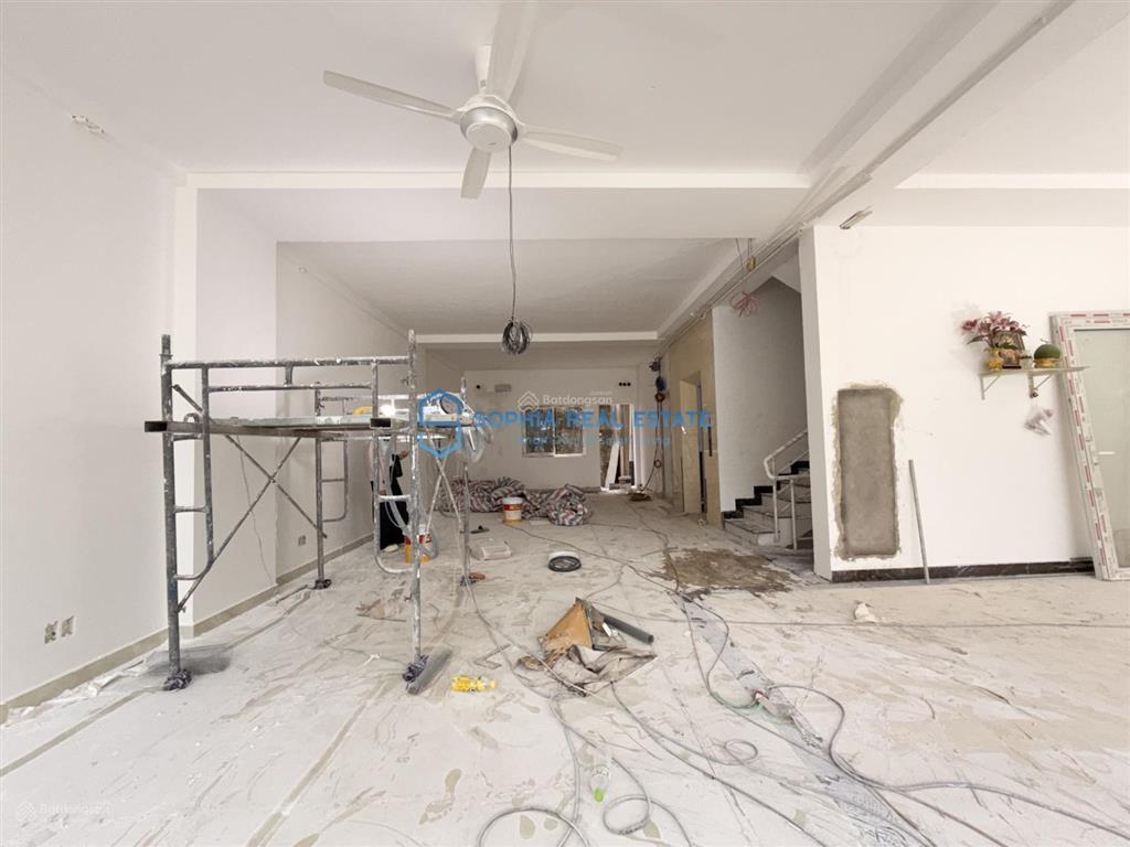 Cho thuê tòa nhà trần não q2, hơn 1500m2 dtsd, kết cấu hầm 7 tầng, đầy đủ pccc tòa nhà xây mới 100%