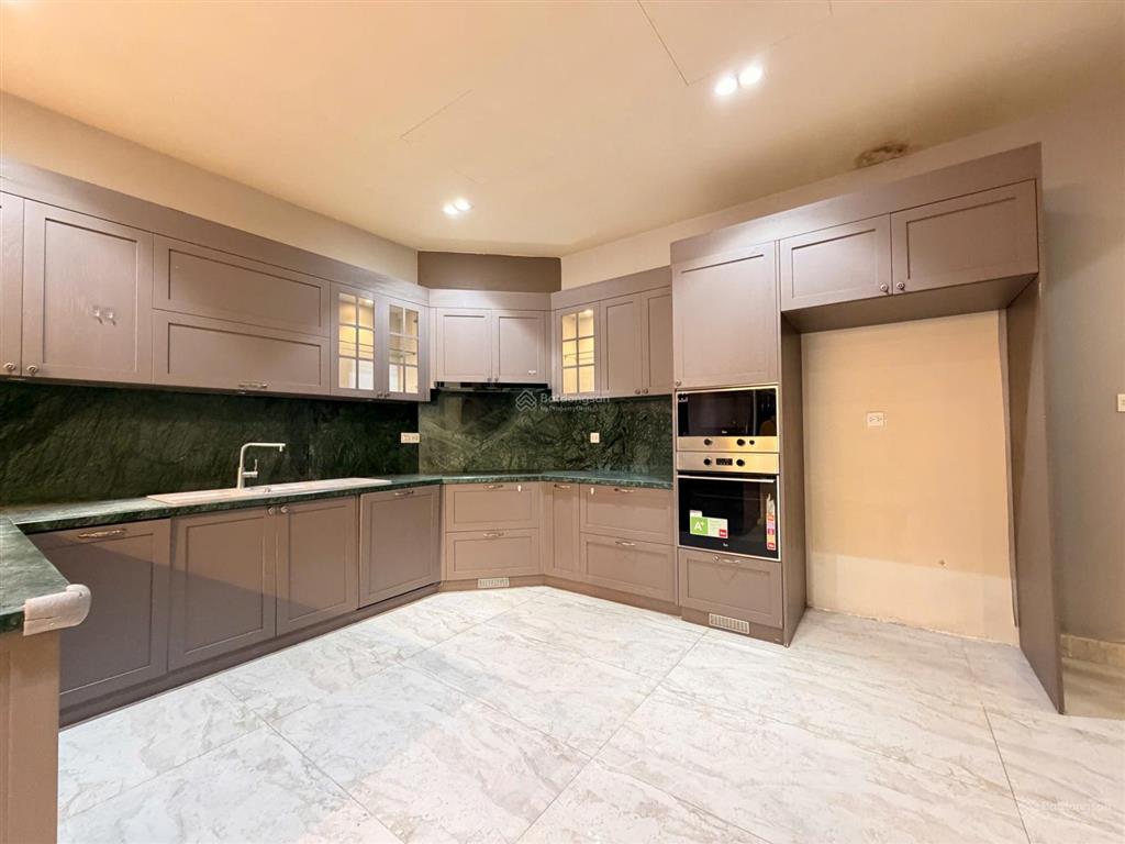 Cho thuê villa. khu biệt thự nguyễn văn hưởng, ngang 10x20m, 1 trệt 3 lầu 4pn, 5wc, giá chỉ 55tr/th