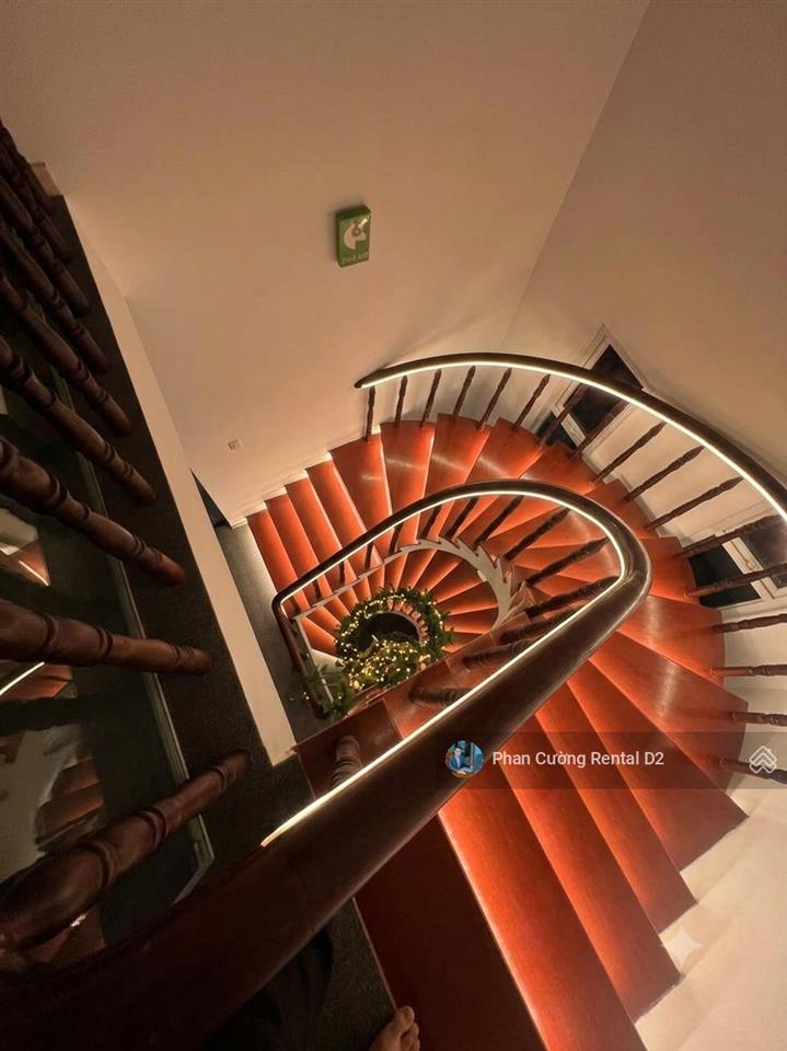 Siêu phẩm! villa 2 mặt tiền 400m² đất, hồ bơi, sân vườn, ngay nguyễn văn hưởng thảo điền, gần sông