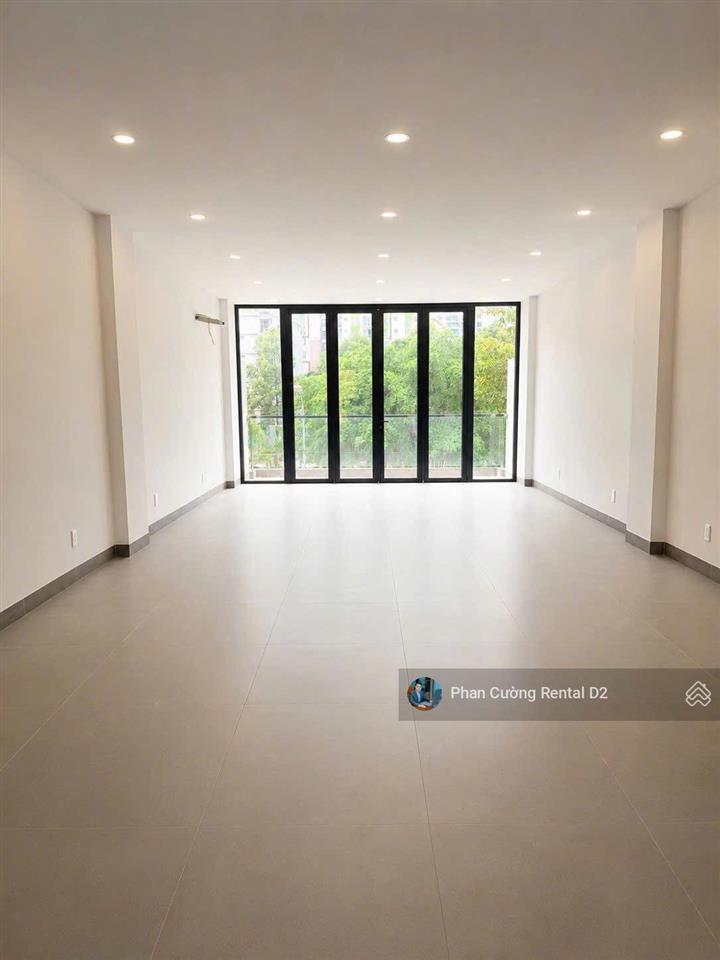 Hot! tòa nhà văn phòng quận 2. dtsd 525m2, kết cấu hầm 6 lầu, có thang máy, sàn thông suốt 75tr/th