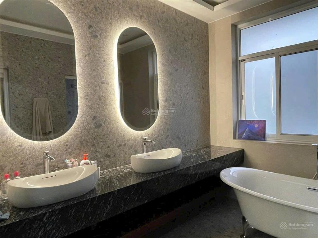 Cho thuê biệt thự 4 tầng, ngay lương định của, 7m mặt tiền, 4 tầng 5pn wc riêng, chỉ 39tr/tháng