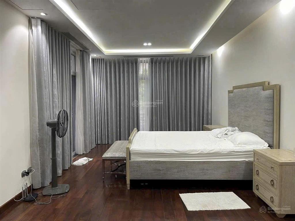 Cho thuê biệt thự 4 tầng, ngay lương định của, 7m mặt tiền, 4 tầng 5pn wc riêng, chỉ 39tr/tháng