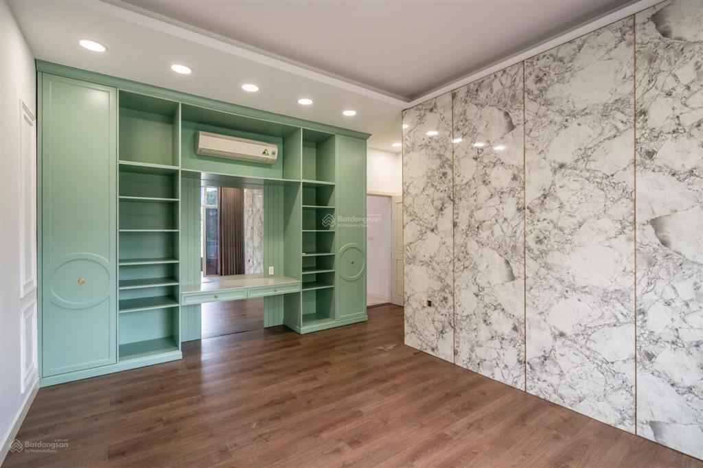 Siêu sao! hoa khôi trong giới nhà cho thuê. villa 430m² vừa mới refresh. 5pn nội thất đẹp ngay bis