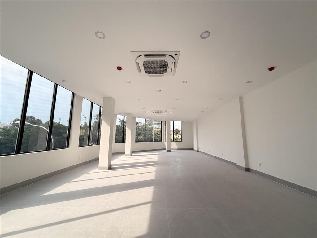 Cho thuê tòa nhà ngay đảo kim cương | 1450m2 sàn, kc hầm 7 tầng nổi, pccc đầy đủ giá chỉ 175tr/th