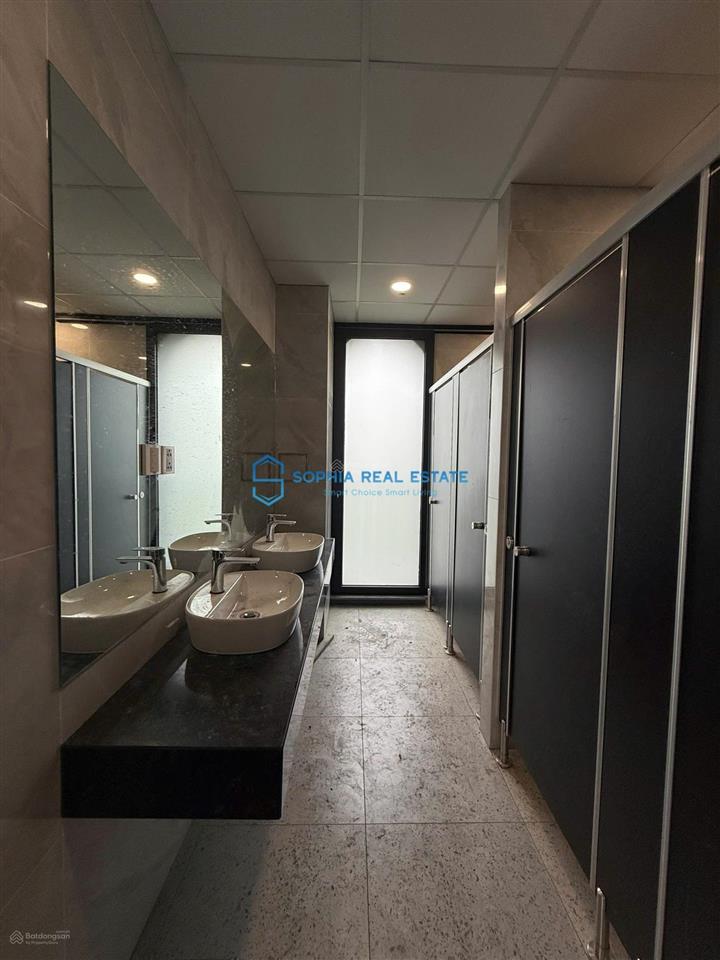 Cho thuê tòa nhà văn phòng lê hiến mai gần ubnd q2 cũ, dt 1500m2 6 tầng, nhà mới xây, vị trí đẹp