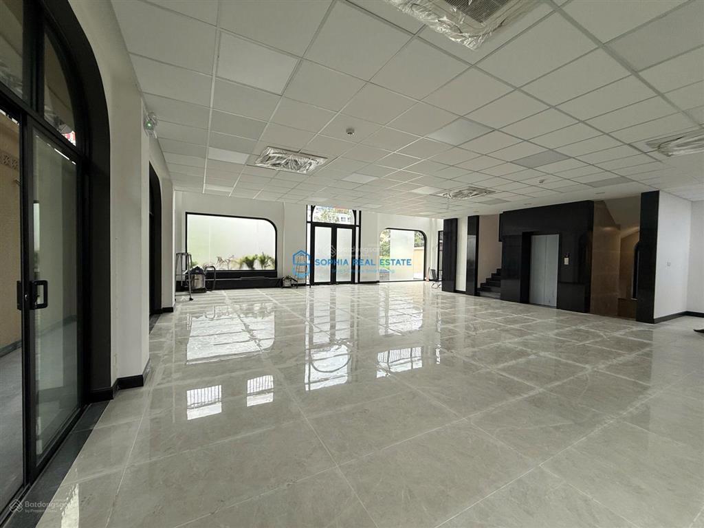Cho thuê tòa nhà văn phòng lê hiến mai gần ubnd q2 cũ, dt 1500m2 6 tầng, nhà mới xây, vị trí đẹp