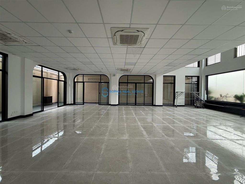 Cho thuê tòa nhà văn phòng lê hiến mai gần ubnd q2 cũ, dt 1500m2 6 tầng, nhà mới xây, vị trí đẹp