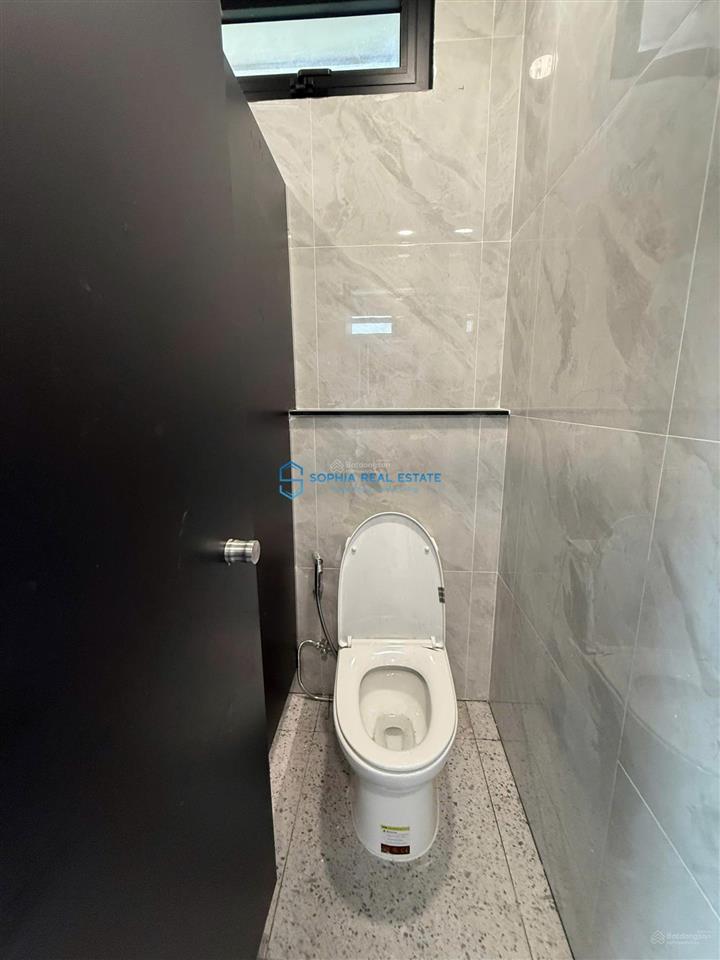 Cho thuê tòa nhà văn phòng lê hiến mai gần ubnd q2 cũ, dt 1500m2 6 tầng, nhà mới xây, vị trí đẹp