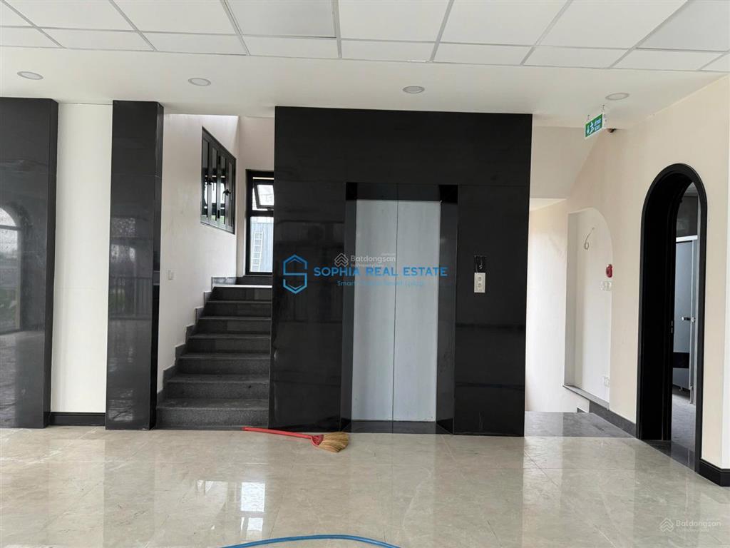 Cho thuê tòa nhà văn phòng lê hiến mai gần ubnd q2 cũ, dt 1500m2 6 tầng, nhà mới xây, vị trí đẹp
