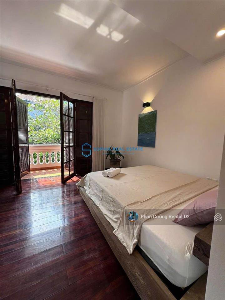 Siêu phẩm! cho thuê villa 17x20m| 3 tầng| 4pn| 5 toilet tọa lạc ngay nguyễn văn hưởng, thảo điền