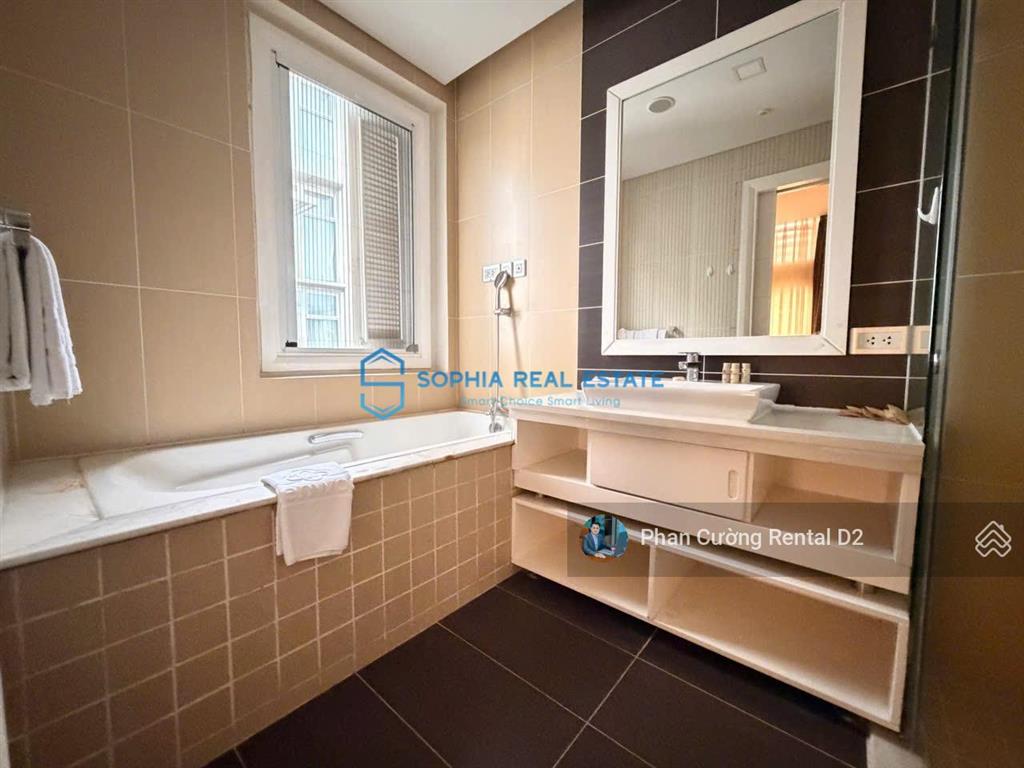 Villa thảo điền! dt 240m2 | full nội thất, sân vườn, cao 3 tầng. free hồ bơi gym, sauna. vào ở ngay