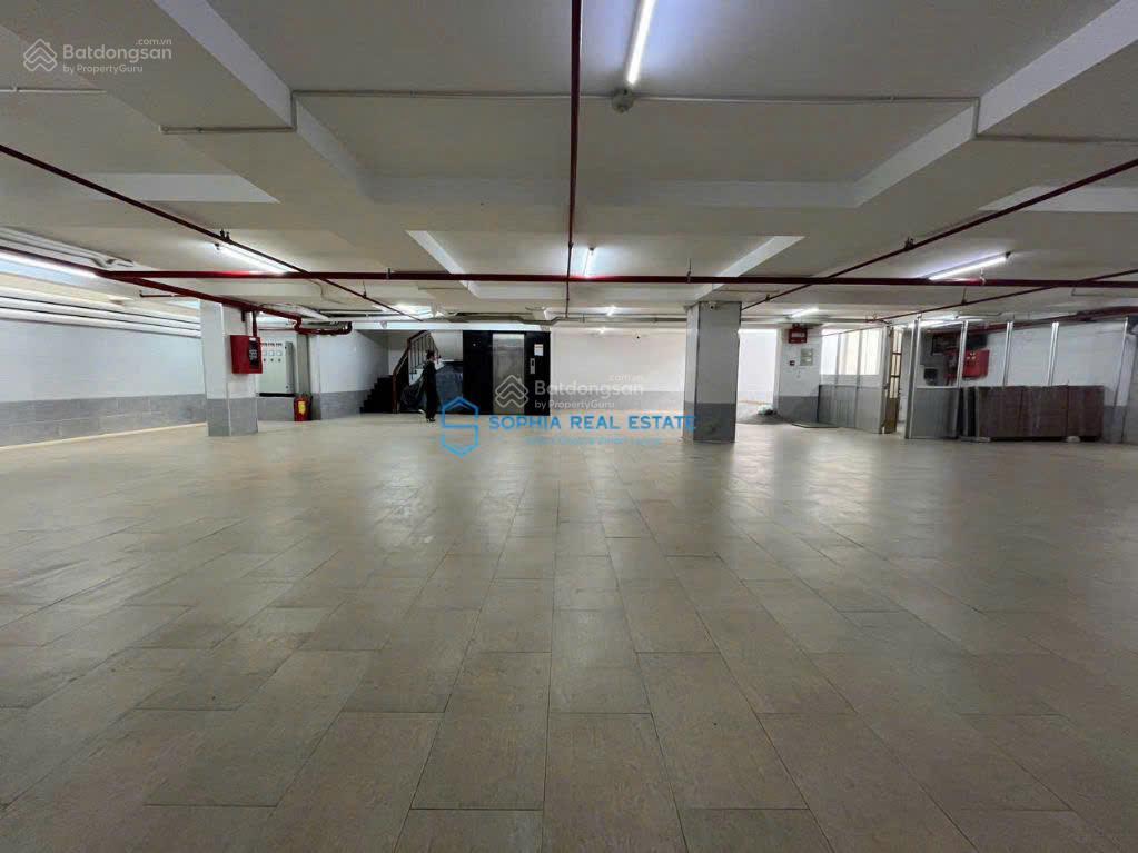 Hot! cho thuê tòa building góc 2mt ngay trần lựu, dt 1480 m2 một hầm 5 tầng lầu, cho thuê lâu dài