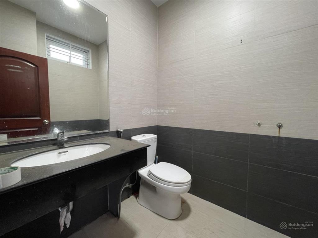 Cho thuê biệt thự 5pn toilet riêng, 10x20m trệt 3 lầu, 5pn 6wc có chỗ đậu oto, có khoảng sân thoáng