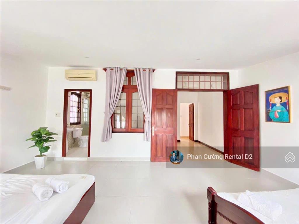 Siêu phẩm! cho thuê villa 20x35m| 3 tầng| 4pn| 5 toilet tọa lạc ngay nguyễn ư dĩ, thảo điền q2 cũ