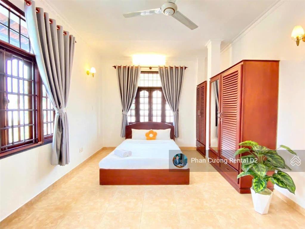 Siêu phẩm! cho thuê villa 20x35m| 3 tầng| 4pn| 5 toilet tọa lạc ngay nguyễn ư dĩ, thảo điền q2 cũ
