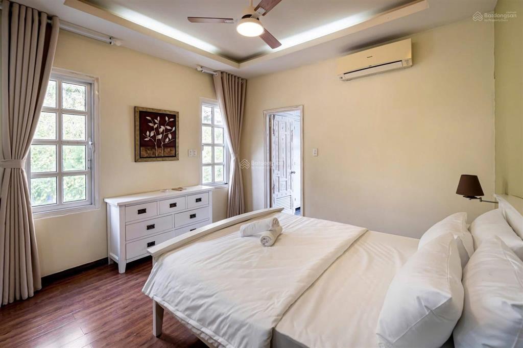Cho thuê biệt thự thảo điền, dt 10x20m | 3 tầng 4pn, hồ bơi, sân vườn phòng master nội thất cao cấp