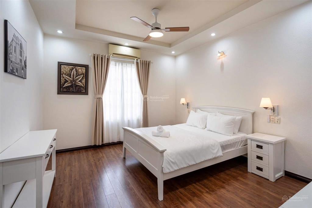 Cho thuê biệt thự thảo điền, dt 10x20m | 3 tầng 4pn, hồ bơi, sân vườn phòng master nội thất cao cấp