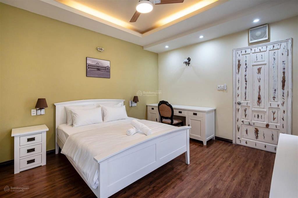 Cho thuê biệt thự thảo điền, dt 10x20m | 3 tầng 4pn, hồ bơi, sân vườn phòng master nội thất cao cấp