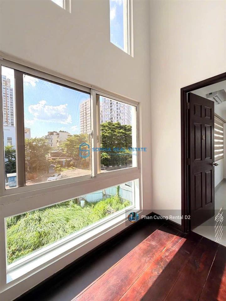 Siêu phẩm! villa 200m2 đất, 3 tầng 4pn 5wc full nội thất, sân vườn, ngay nguyễn văn hưởng thảo điền