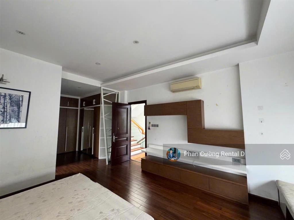 Cho thuê biệt thự full nội thất, ngay công viên cao đức lân | hầm 3 tầng, 4pn 5wc, thiết kế đẹp