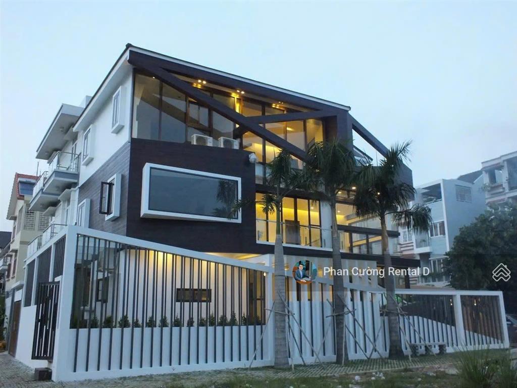 Cho thuê biệt thự full nội thất, ngay công viên cao đức lân | hầm 3 tầng, 4pn 5wc, thiết kế đẹp