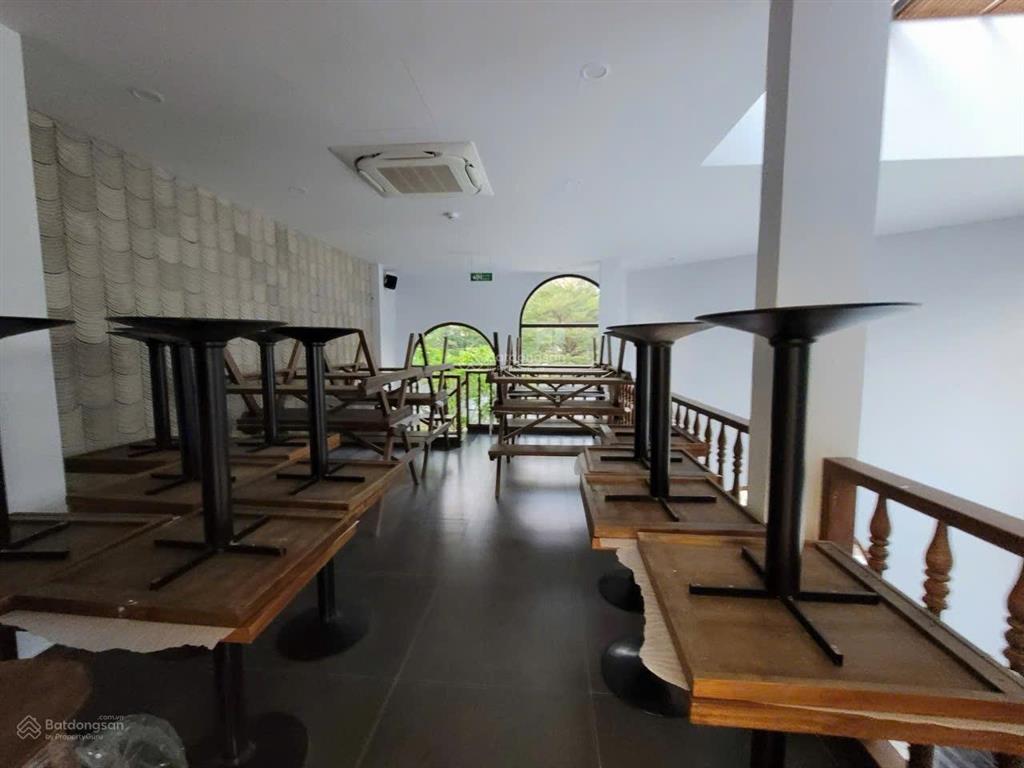 # siêu phẩm! mặt bằng kinh doanh ngay nguyễn văn hưởng 21x18m | trệt + 1 lầu sân vườn rộng dễ setup