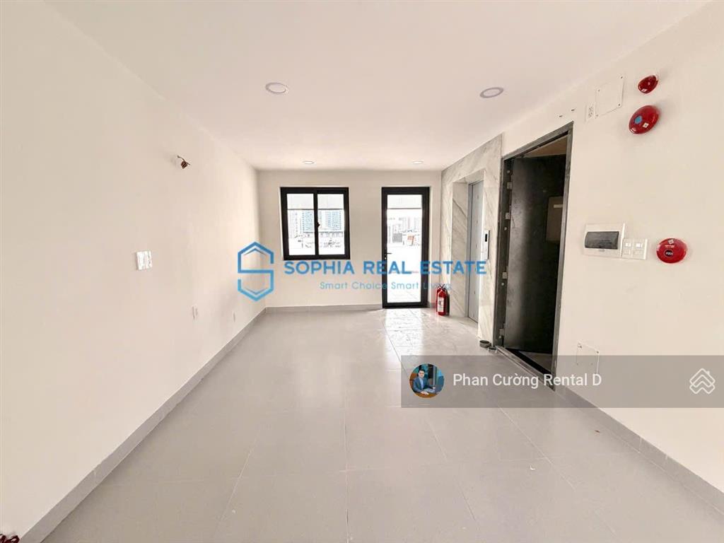 Cho thuê tòa nhà ngay trương văn bang | gần 1100m2 sàn hầm 7 tầng nổi, pccc đầy đủ giá chỉ 160tr/th