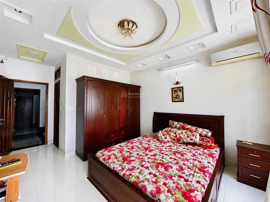 Hẻm xe hơi 6m vào nhà  ở ngay  56m2  4 tầng  5pn  gần thống nhất p11 gv  chỉ 7 tỷ 6 tl