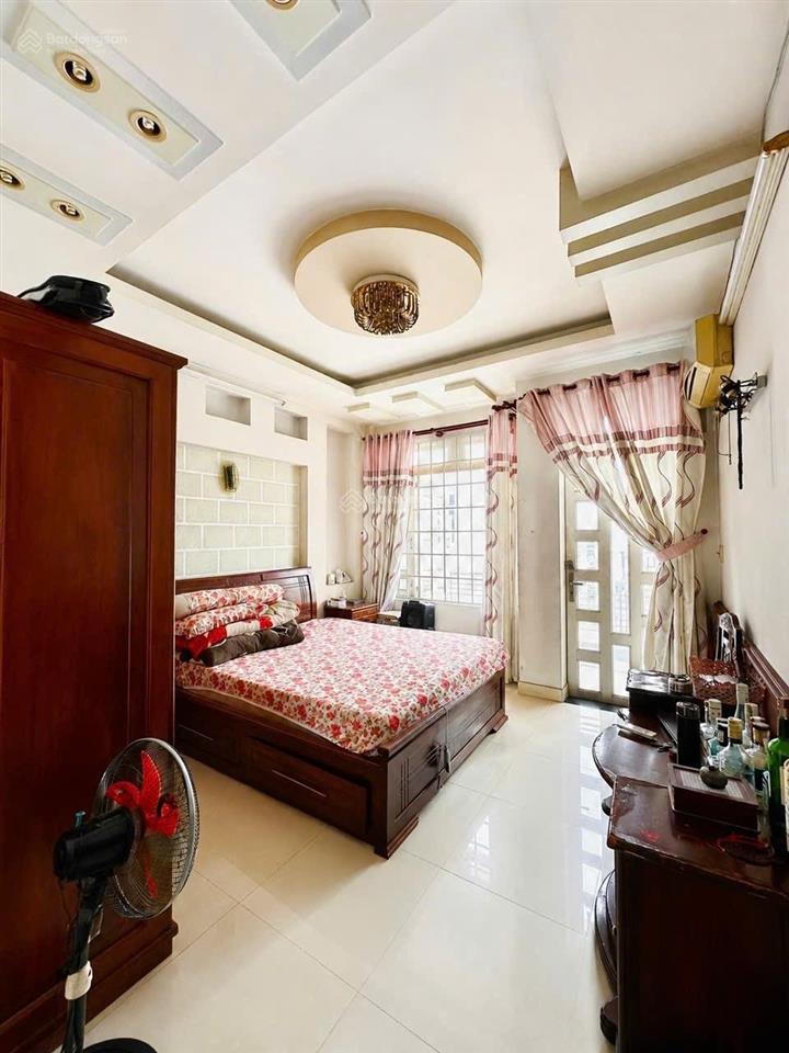Hẻm xe hơi 6m vào nhà  ở ngay  56m2  4 tầng  5pn  gần thống nhất p11 gv  chỉ 7 tỷ 6 tl