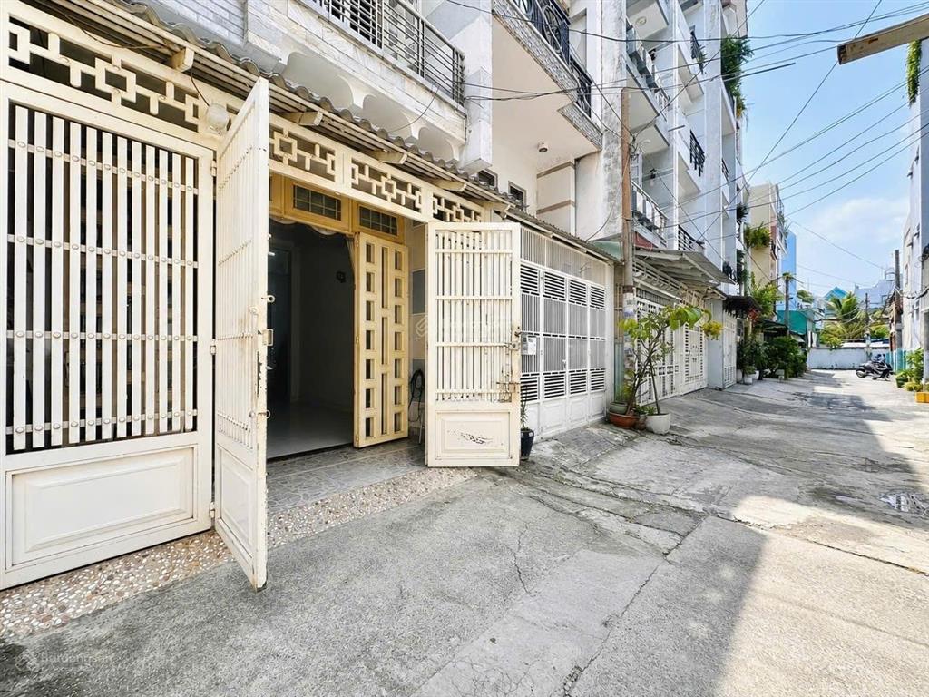 Hẻm xe hơi 6m vào nhà  ở ngay  56m2  4 tầng  5pn  gần thống nhất p11 gv  chỉ 7 tỷ 6 tl