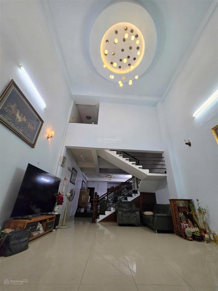 Sát bv hồng đức  chợ thạnh thông tây  82m2  5tầng  5pn  thống nhất p11 gv  chỉ 7tỷ7 tl