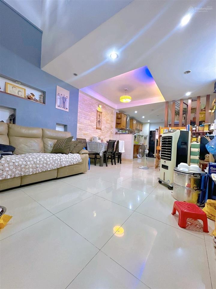 Hot hotmặt tiền vừa ở vừa kinh doanhngay thống nhất & quang trung p10 gv72m25 tầng4pn11.5 tỷ